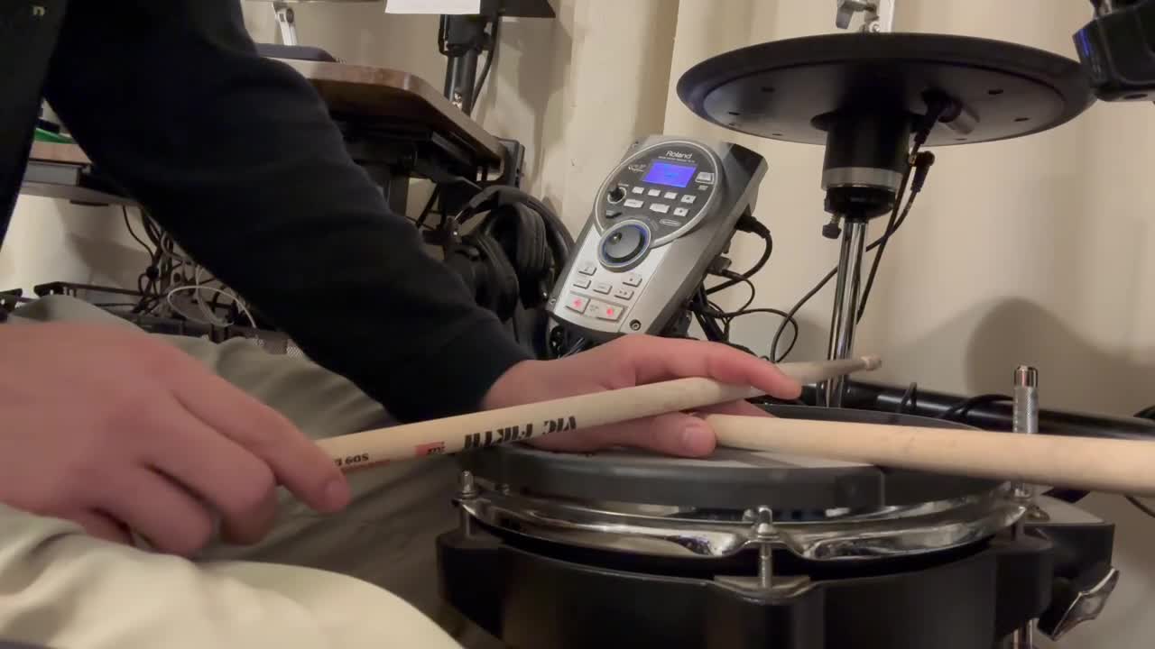 不革命前夜のドラムについて