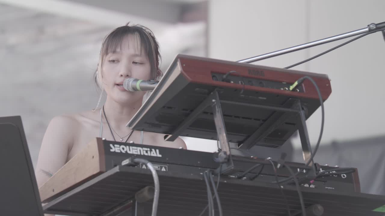 SWEET LOVE SHOWER 2025 「Booorn!!」