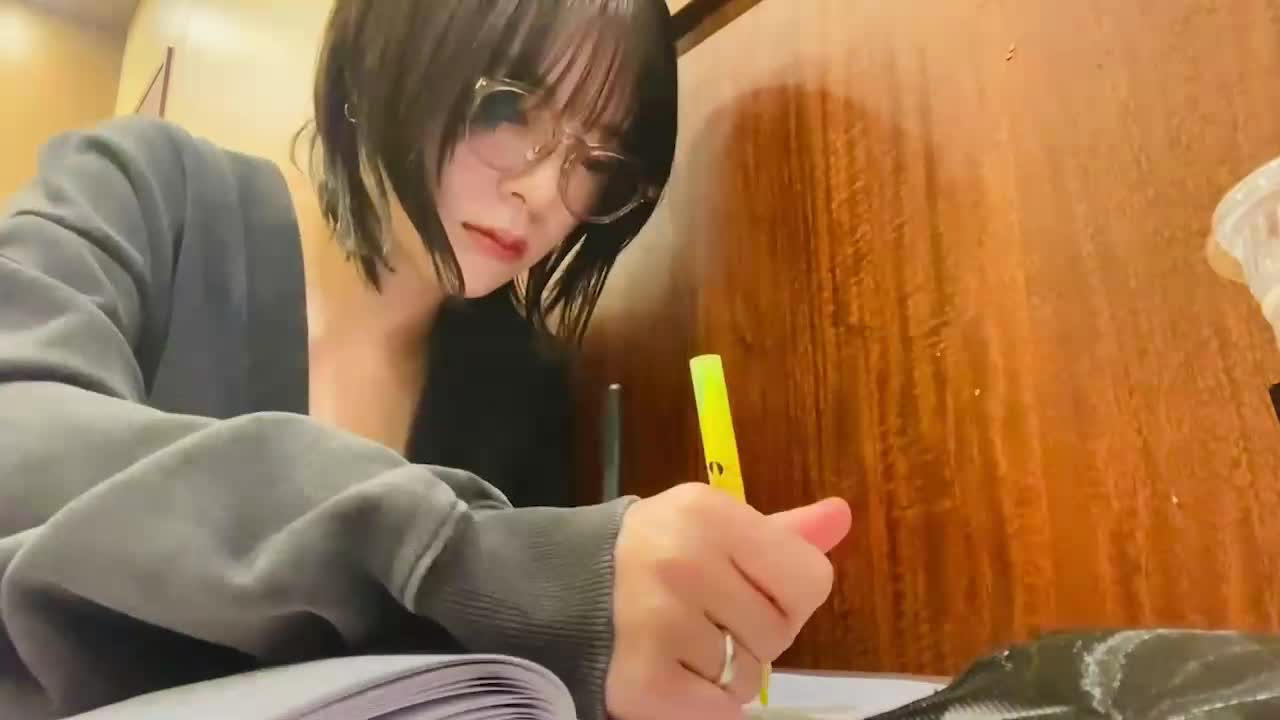 朗読劇台本読み自主練中！