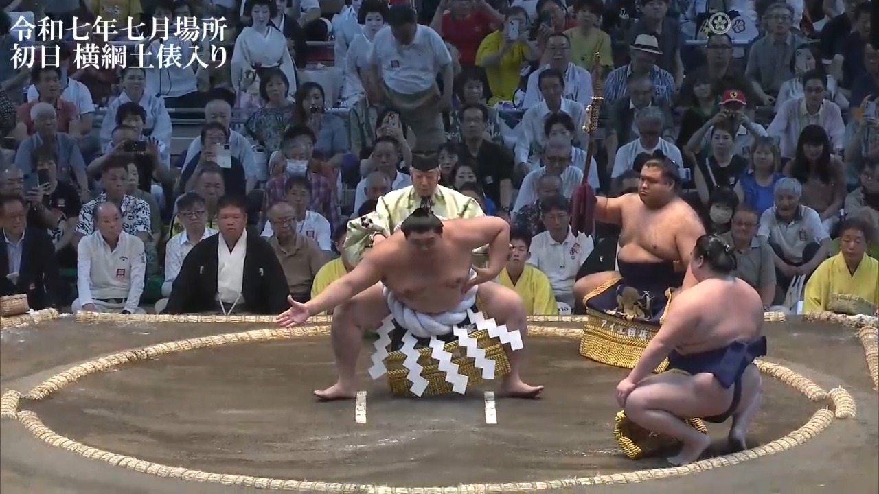 令和七年七月場所 横綱 土俵入り | 大相撲公式ファンクラブ